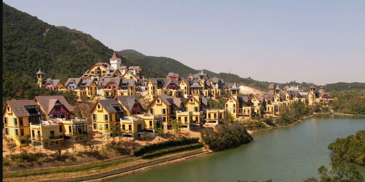Overseas Chinese Town East