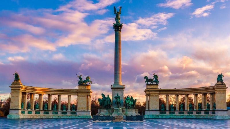 Heroes' Square