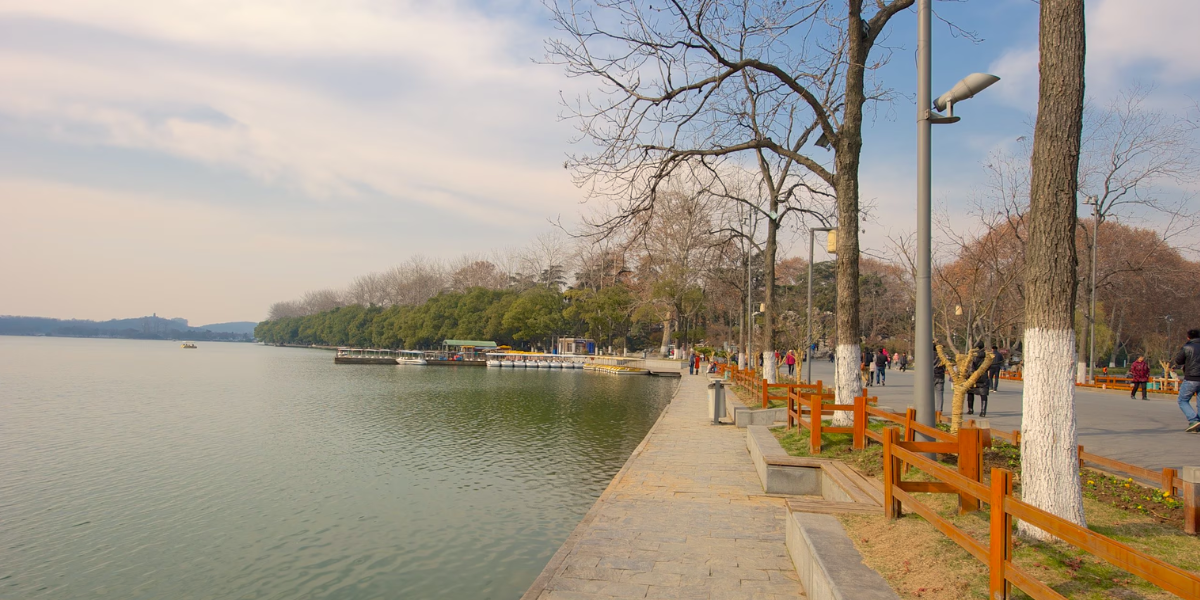Xuanwu Lake